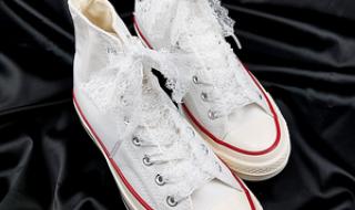 高帮帆布鞋鞋带系法